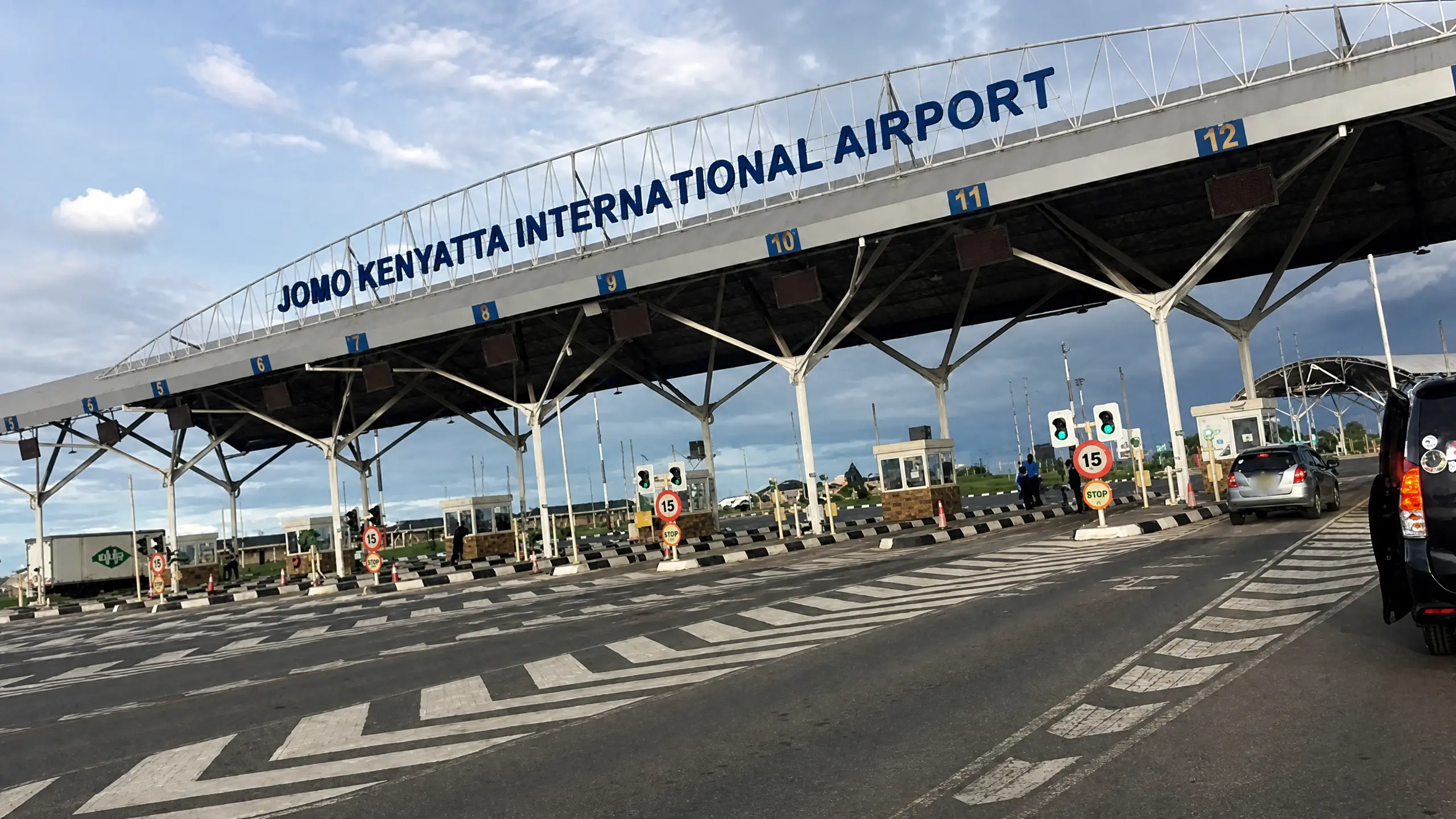 Private Eldoret to JKIA International Airport transfer by Toyota Noah